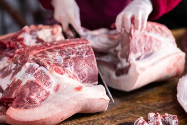 自己养的猪能自己屠宰卖肉吗，若未经过疫检则不能售卖