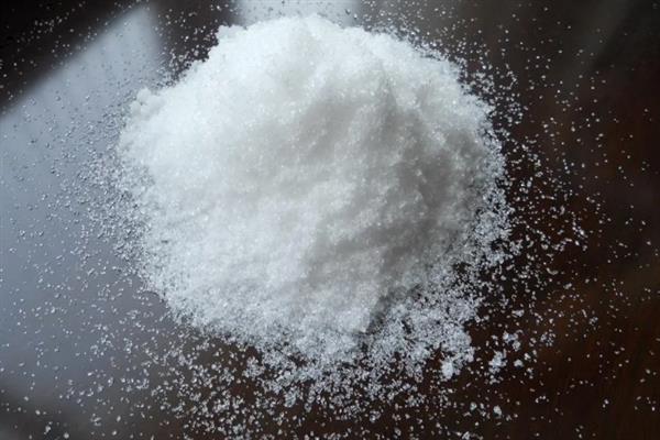 农用硫酸镁怎么使用，追肥时可随水冲施作物田