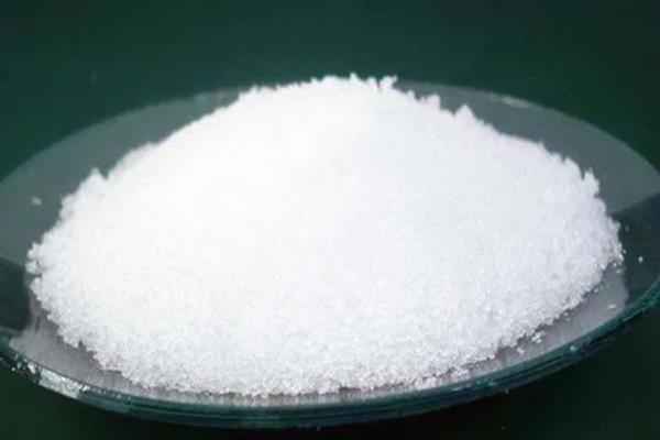 农用硫酸镁怎么使用，追肥时可随水冲施作物田