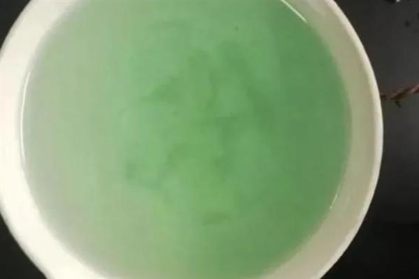 硫酸亚铁的使用方法，每隔10天左右喷施一次