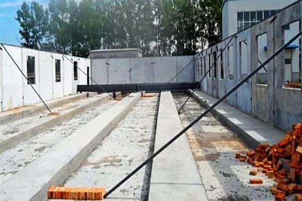 猪舍的建造方法，用混凝土铺设地面