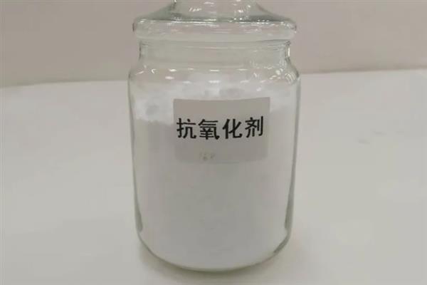蛋鸡有哪些饲料添加剂，有微量元素、氨基酸等