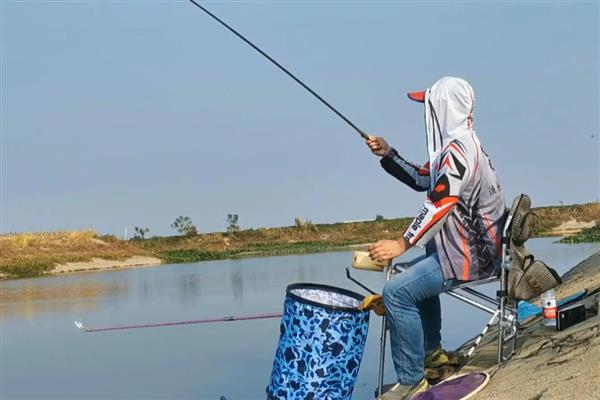 路亚鲈鱼可以吗，路亚钓法能用来钓鲈鱼