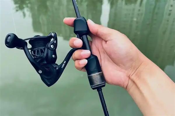 路亚鲈鱼可以吗，路亚钓法能用来钓鲈鱼