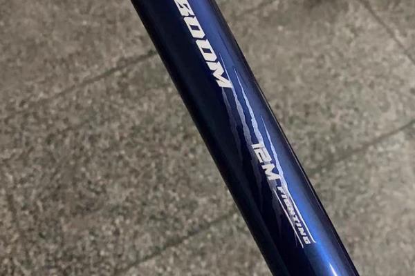 起重机鱼竿的简介，属于碳素竿调性为28调
