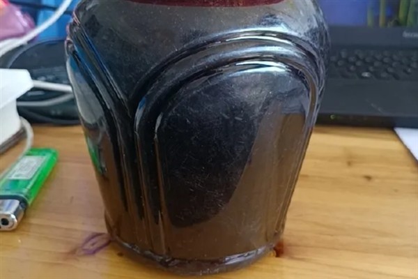 黑蜂蜂蜜的价格，大约在60-80元左右一斤