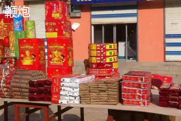 春节前后适合卖什么，春联、酒水、糖果等商品是不错的选择