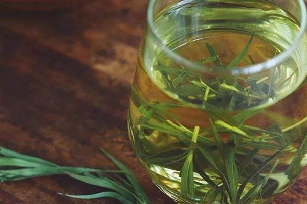 灯芯竹叶茶的材料，就是淡竹叶和灯芯草