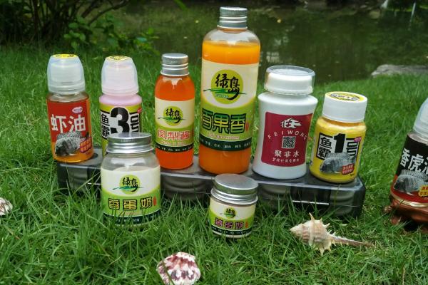夏天用哪种饵料钓鱼，选择奶香味、果香味、谷香味等味型比较好