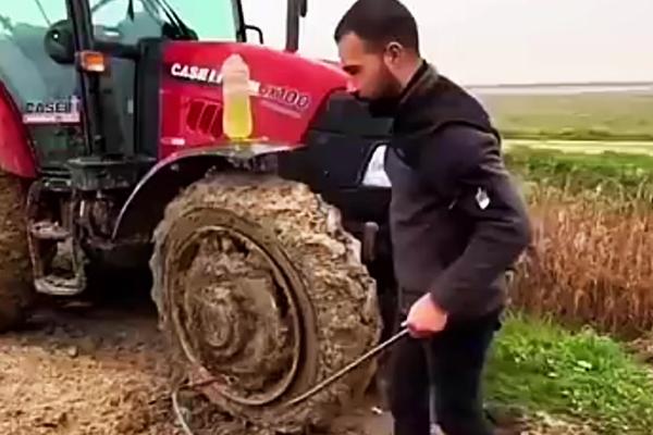 四轮拖拉机怎么预防轮胎磨损，应尽量在适宜的道路上行驶