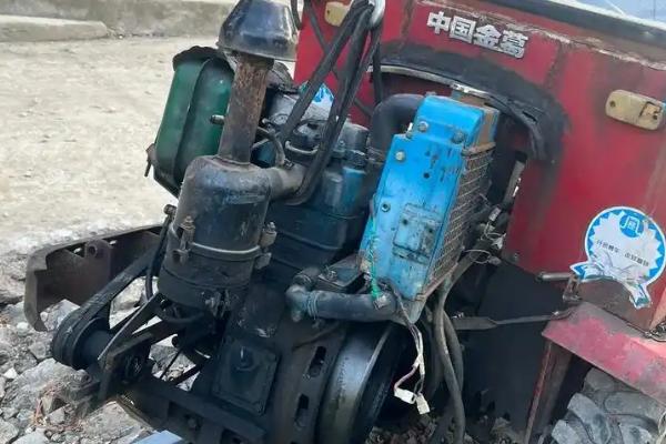 四轮拖拉机怎么预防轮胎磨损，应尽量在适宜的道路上行驶