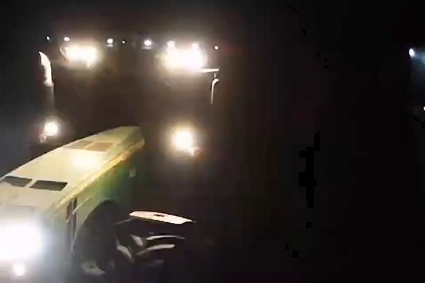 四轮拖拉机怎么预防轮胎磨损，应尽量在适宜的道路上行驶