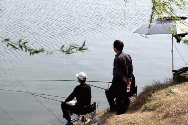 7月份要钓深吗，水温较高大部分情况均可钓深