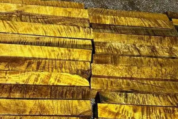 红木的种类，常见的有黄花梨、檀香紫檀等