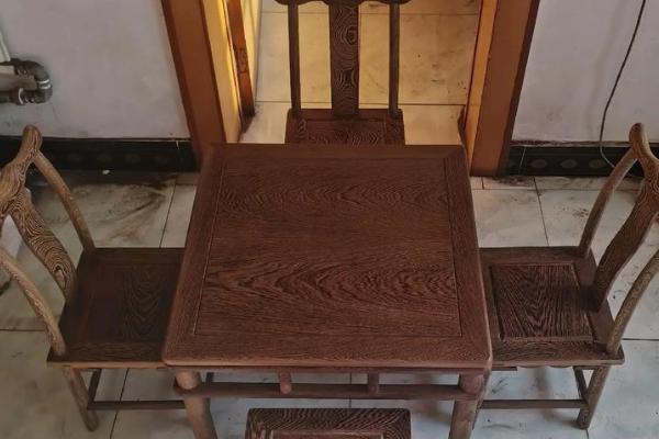 红木的种类，常见的有黄花梨、檀香紫檀等