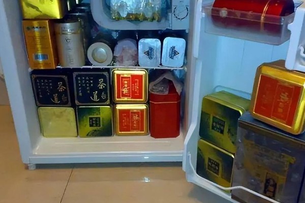 绿茶如何保存，可用石灰块保存或塑料袋保存