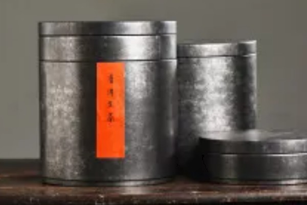 绿茶如何保存，可用石灰块保存或塑料袋保存