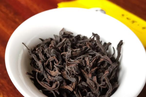 岩茶是不是发酵茶，属于发酵茶中的半发酵茶