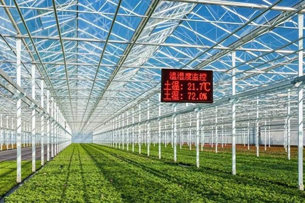 智能蔬菜大棚的造价，在260-500/平方米左右