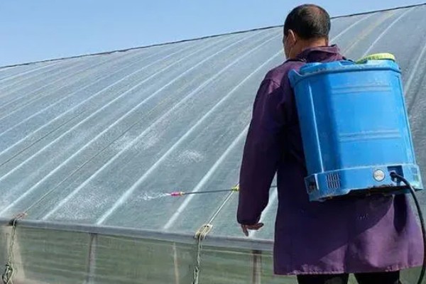 智能蔬菜大棚的造价，在260-500/平方米左右
