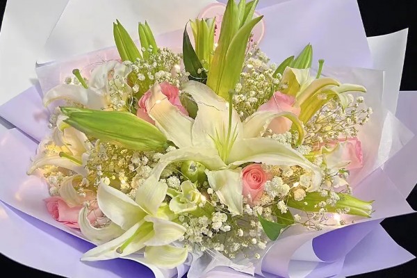 哪些花的花语是爱情，有玫瑰花、桔梗花、薰衣草等