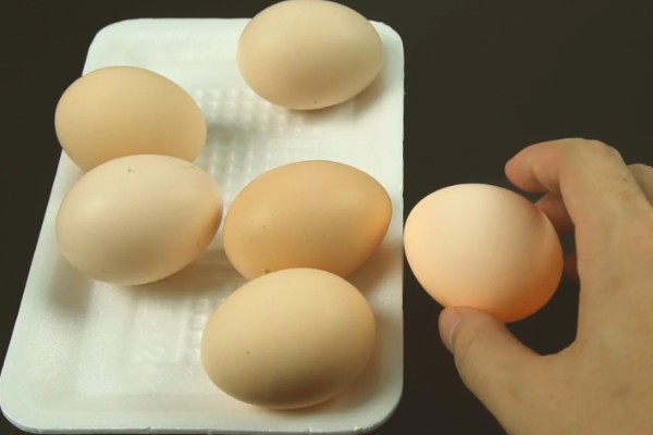 鸡蛋的保质期，在2-5℃的环境中可保存40天左右