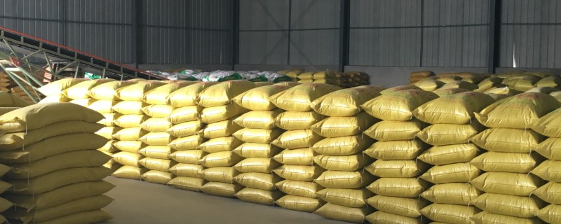 开小型饲料厂有哪些注意事项，先要去工商局进行工商注册