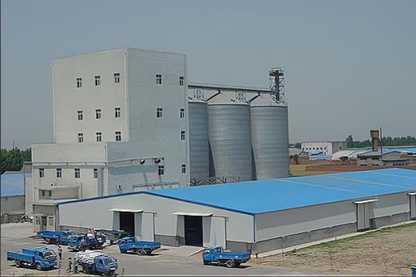 开小型饲料厂有哪些注意事项，先要去工商局进行工商注册