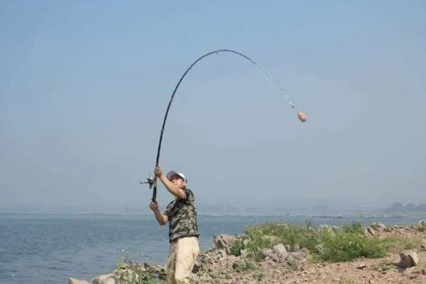 长竿的抛竿方式,主要有以下3种方法