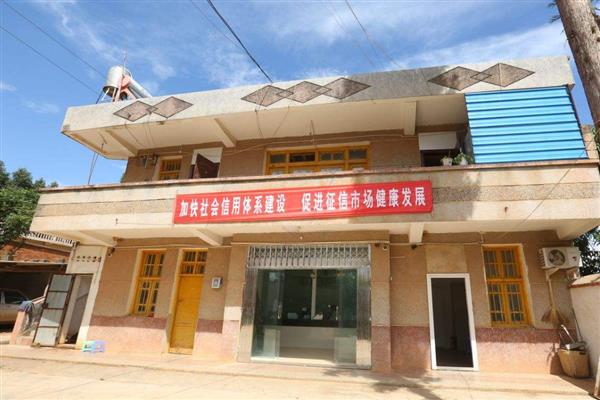 哪种农民专业合作社能够让农民拥有股份，主要有行业协会带动型、种养大户创办型等类型