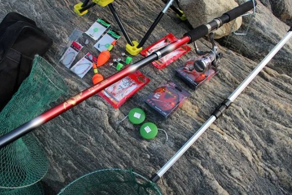 冬天钓鲢鳙用什么竿,最好用的鱼竿就是海竿