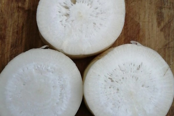 萝卜糠心的症状，果肉会变成糠心状