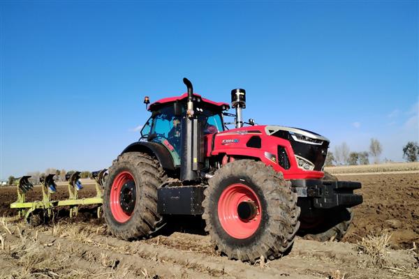 农机把持中的三个留心,首先要用运动扳手拧紧缸盖螺丝