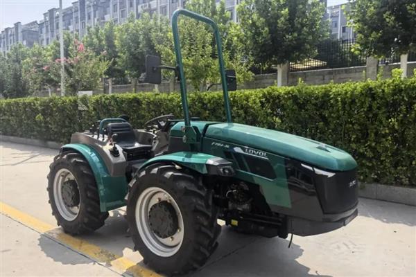 农机把持中的三个留心,首先要用运动扳手拧紧缸盖螺丝