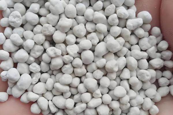 复合肥料的使用方法，可用作基肥、追肥和种肥