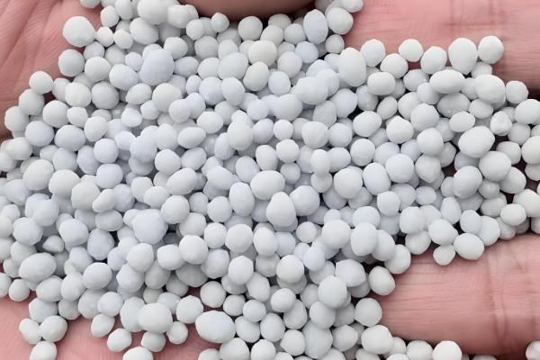 复合肥料的使用方法，可用作基肥、追肥和种肥