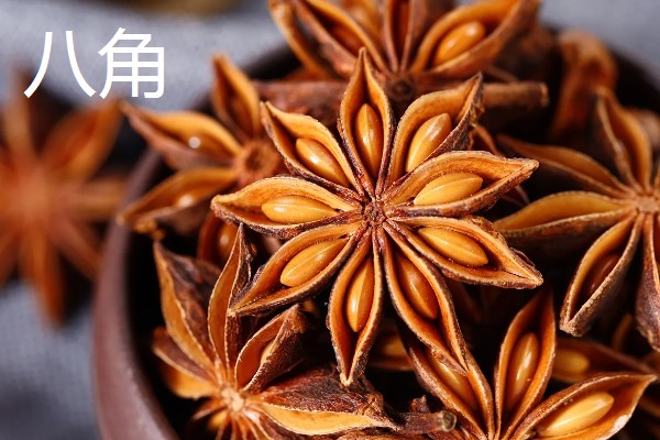 烹饪美食经常用的香叶是什么，是月桂树的叶子