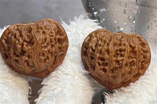 宫灯核桃的简介，属于帽子类核桃