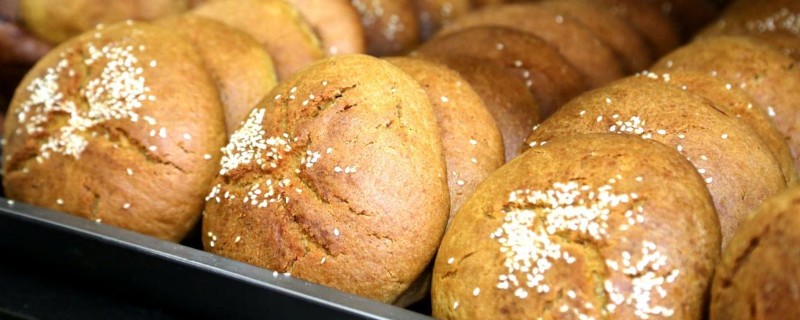 内蒙古丰镇市的特产，有丰镇月饼、乌盟谷子等种类