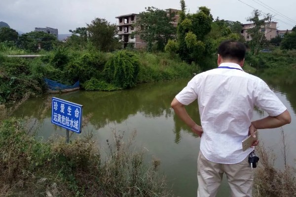 怎么养蟹,每天投喂1-2次