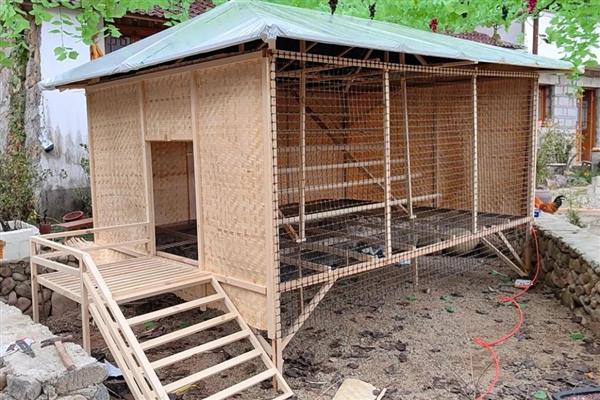 农村鸡舍怎么搭建,屋顶应该加盖稻草