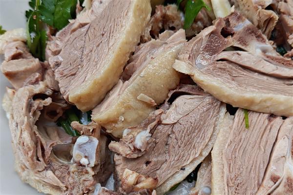 海南省昌江黎族自治县的特产,有裸花紫珠、霸王岭山鸡等