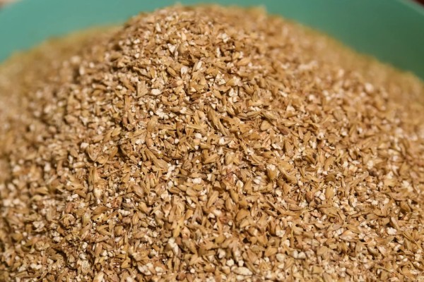 麸皮在饲料中有哪些作用,一般用来调节日粮的能量浓度