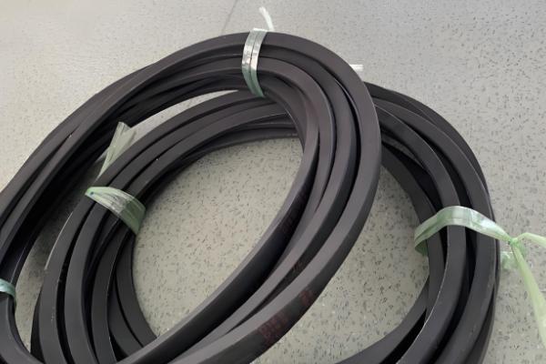 选用农机三角带的方法，首先要选准型号