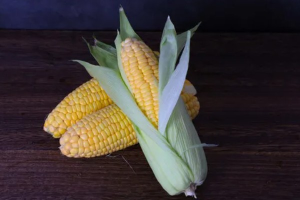 玉米1%水分差几斤，主要取决于它本身的含水量