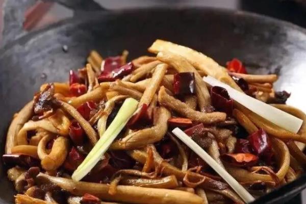 榛菇和茶树菇有什么区别，前者属于食用真菌、后者原为野生蕈菌