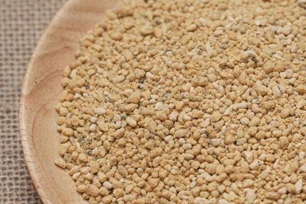 铜钱草水培如何固定根，可利用容器固定