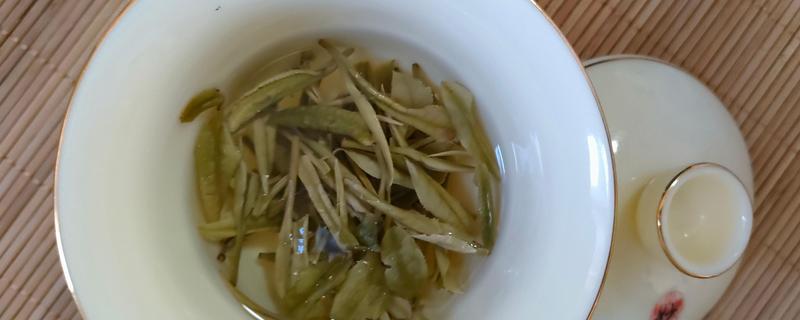 隔夜茶叶水可以浇花吗，适合浇杜鹃、茉莉等花卉