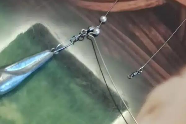 海竿绑鱼钩的方法，主要有以下3种