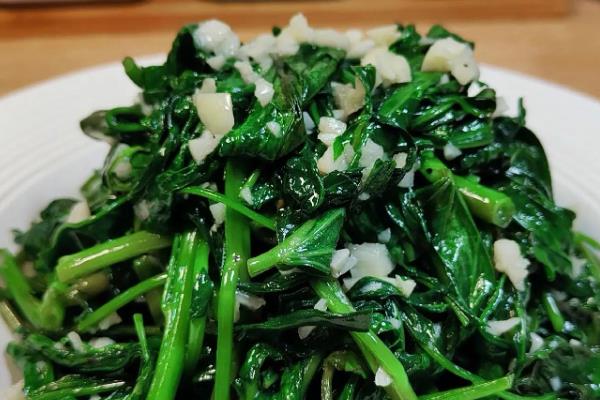 空心菜要不要焯水，焯水可以避免炒黑